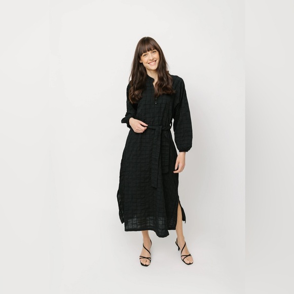 Smash + Tess Dresses & Skirts - Smash + Tess The Sightseer Black Dress